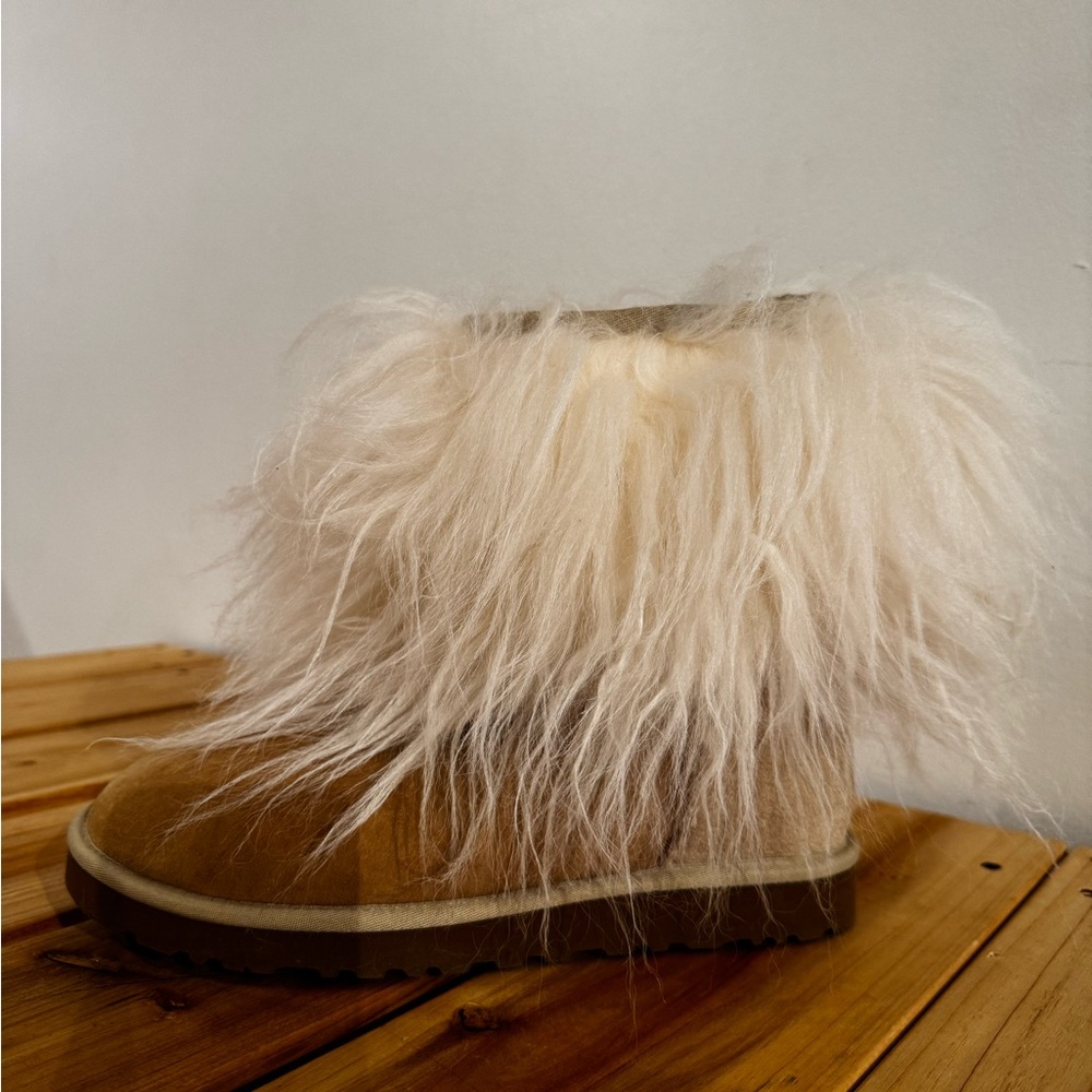 Fluffy Tan Boots - Picture 2 of 5